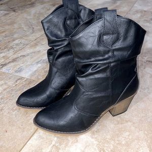 NEW scrunch Cowgirl Boot Bootie 9 black